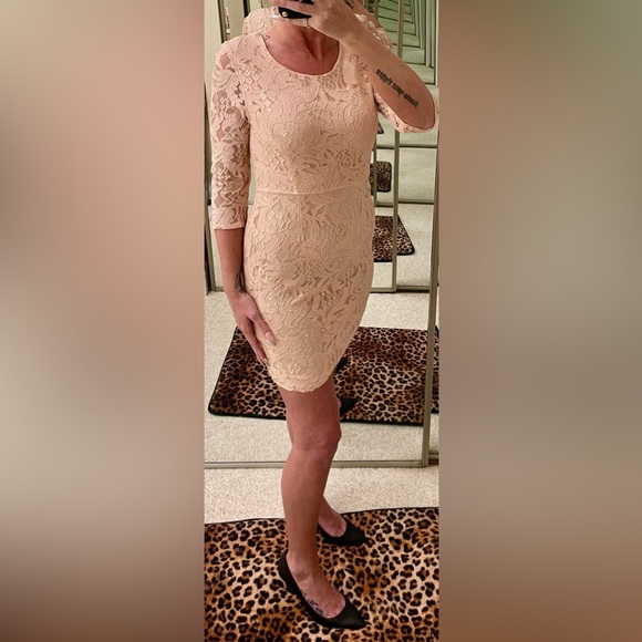 LULUS pale pink lace dress. Size medium - Picture 2 of 8